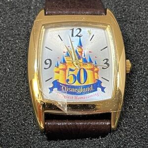 2005 Disneyland 50th Anniversary Watch in Tin, New in box w/ new battery, works